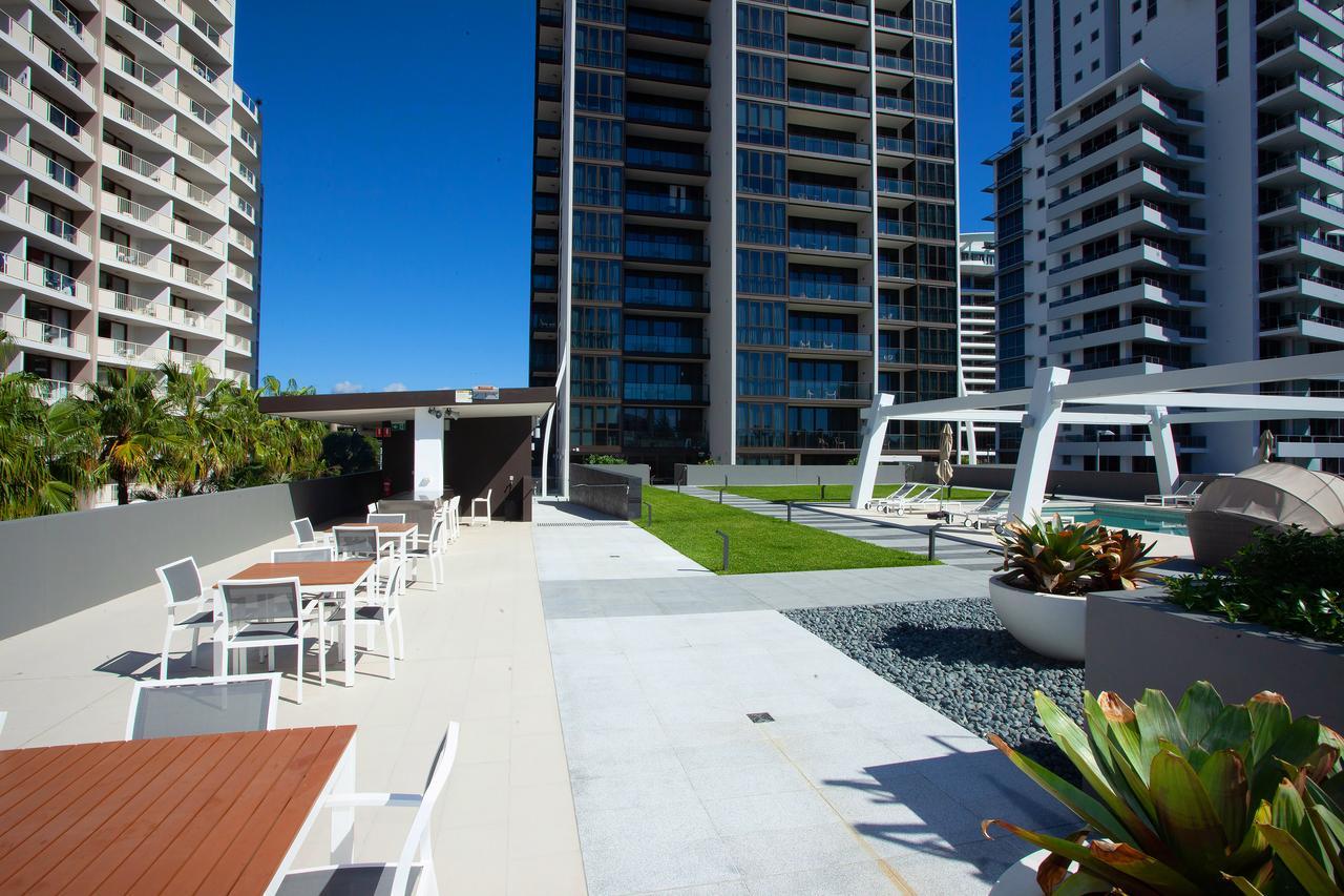 High Floor Ocean View Suites Broadbeach Gold Coast Buitenkant foto